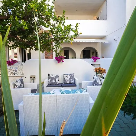 Pura Vida Luxury